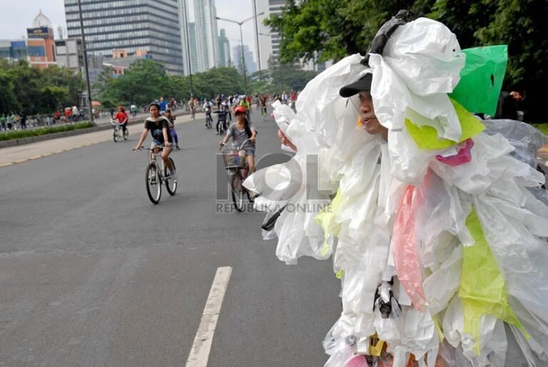 17 Kota Akan Terapkan Kantong Plastik Berbayar Dietplastik Indonesia 9068